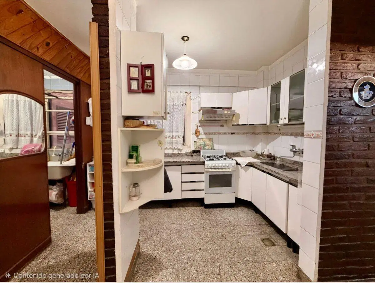 VENTA 3 AMBIENTES + DEPENDENCIA AL FRENTE ALMAGRO 8
