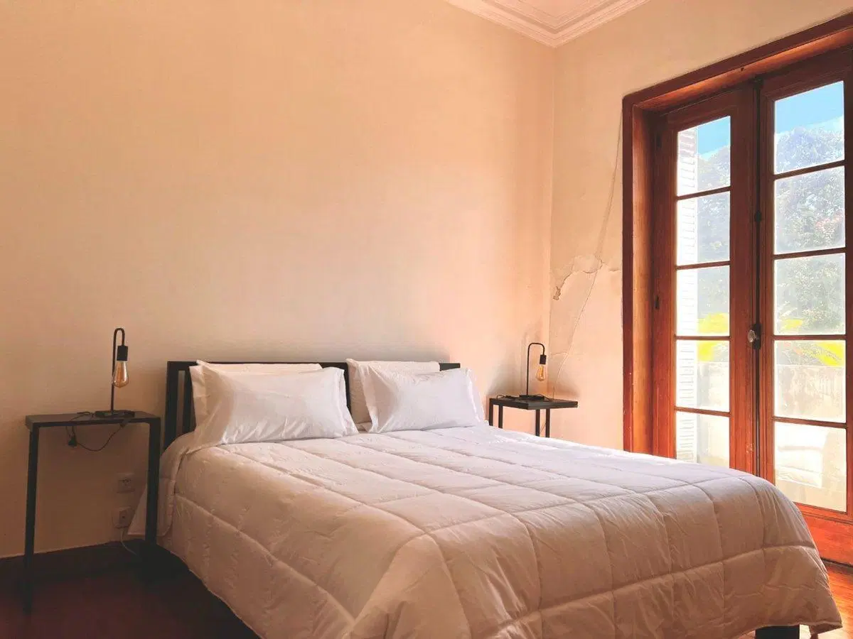 Departamento 3 ambientes frente a plaza San Martin 4