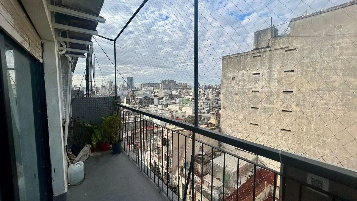 VENTA DEPARTAMENTO 4 AMBIENTES C/BALCON -BALVANERA 2