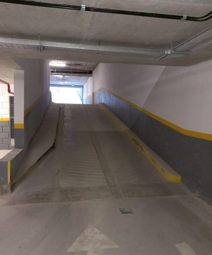 COCHERA ALMAGRO CATEGORÍA SEGURIDAD 2