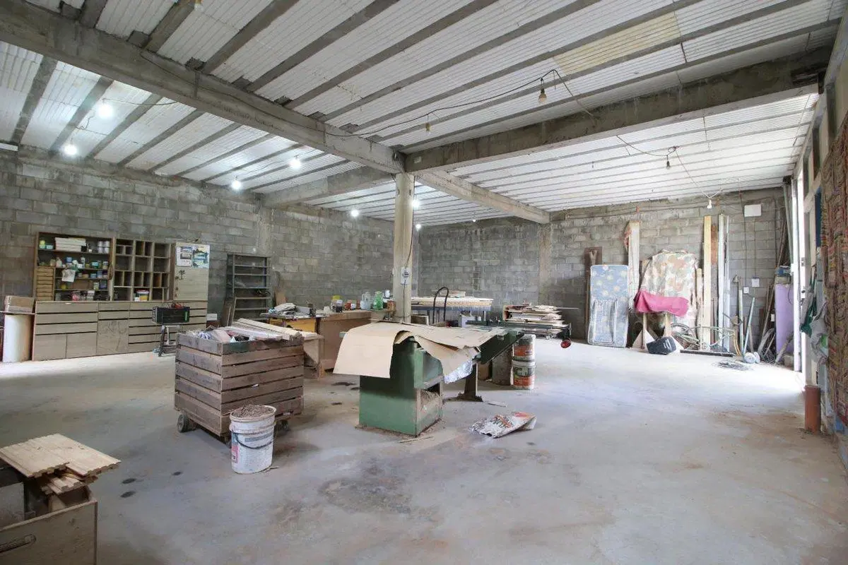 VENTA PILAR LOCAL/TALLER TERRENO PROPIO 2