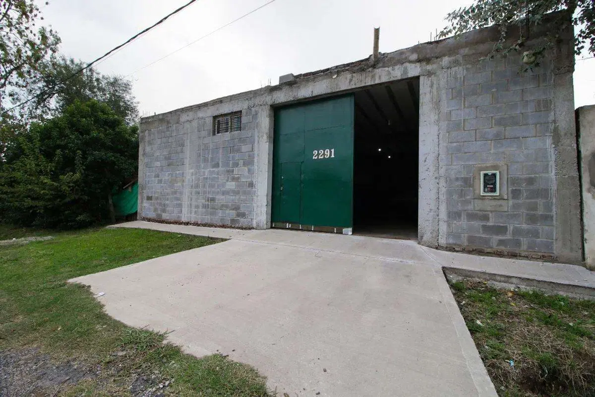 VENTA PILAR LOCAL/TALLER TERRENO PROPIO 5