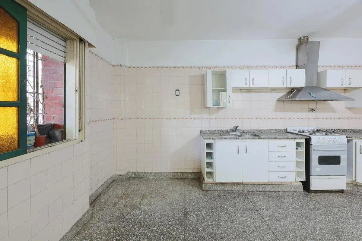 CASA 6 AMBIENTES - TERRAZA C/QUINCHO - P PATRICIOS 3