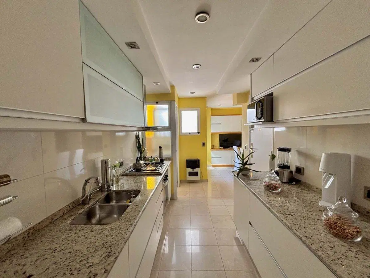 PISO 4 AMBIENTES CON BALCON ALMAGRO 4