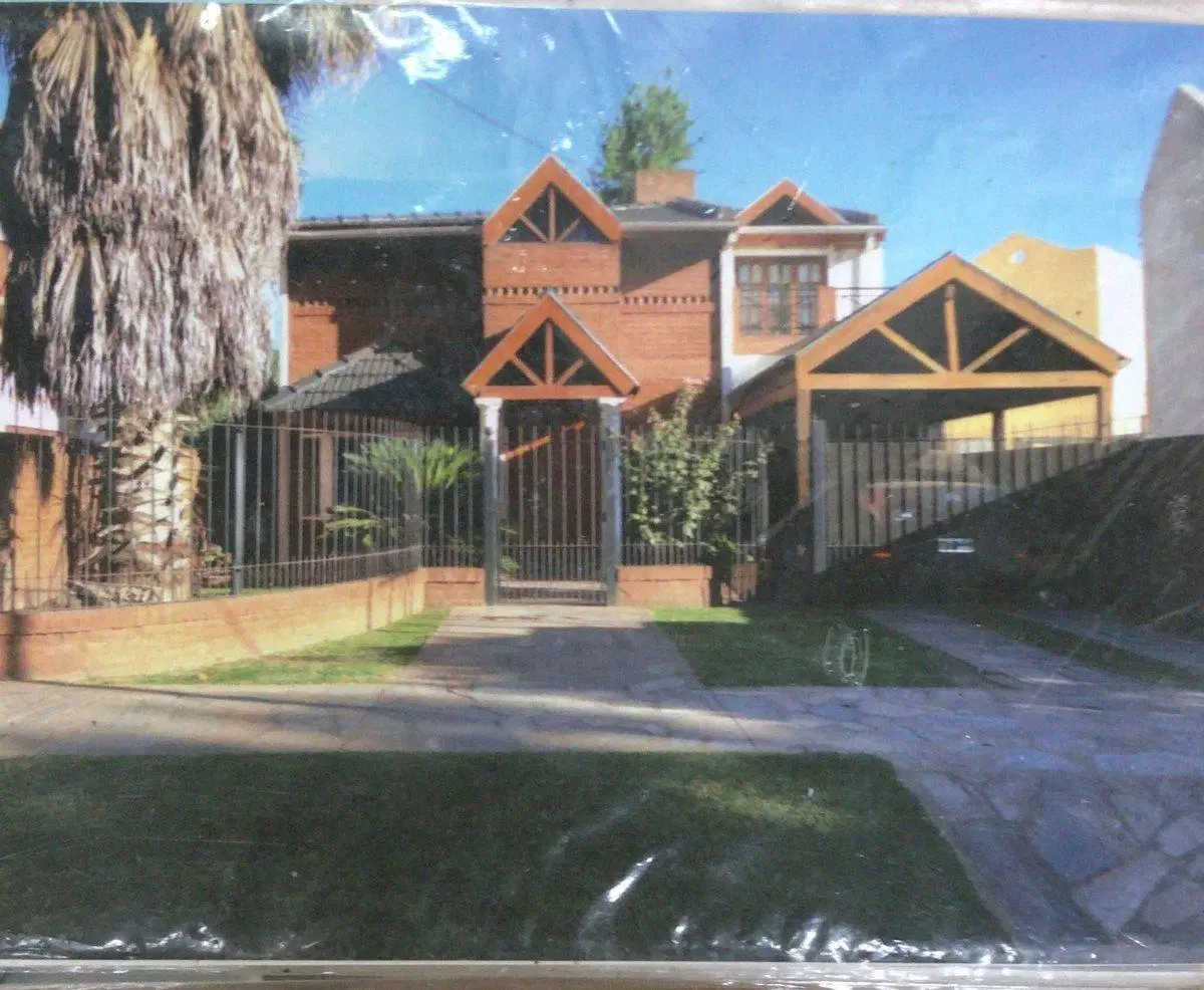 VENTA CASA GIGANTE EN JOSE C. PAZ 4