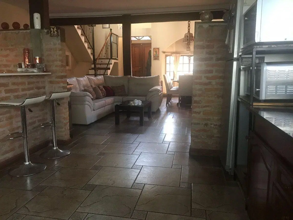 VENTA CASA GIGANTE EN JOSE C. PAZ 3