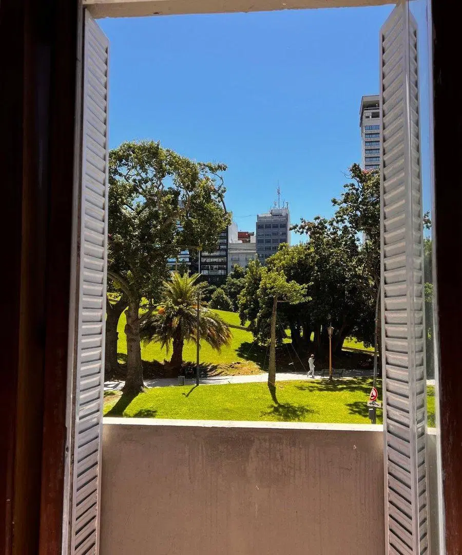 Departamento 3 ambientes frente a plaza San Martin 2