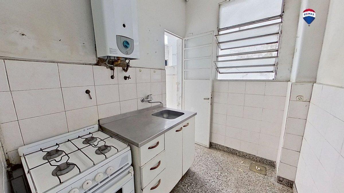 Foto de VENTA PH 2 AMBIENTES 1 PISO POR ESCALERA ALMAGRO, imagen 3