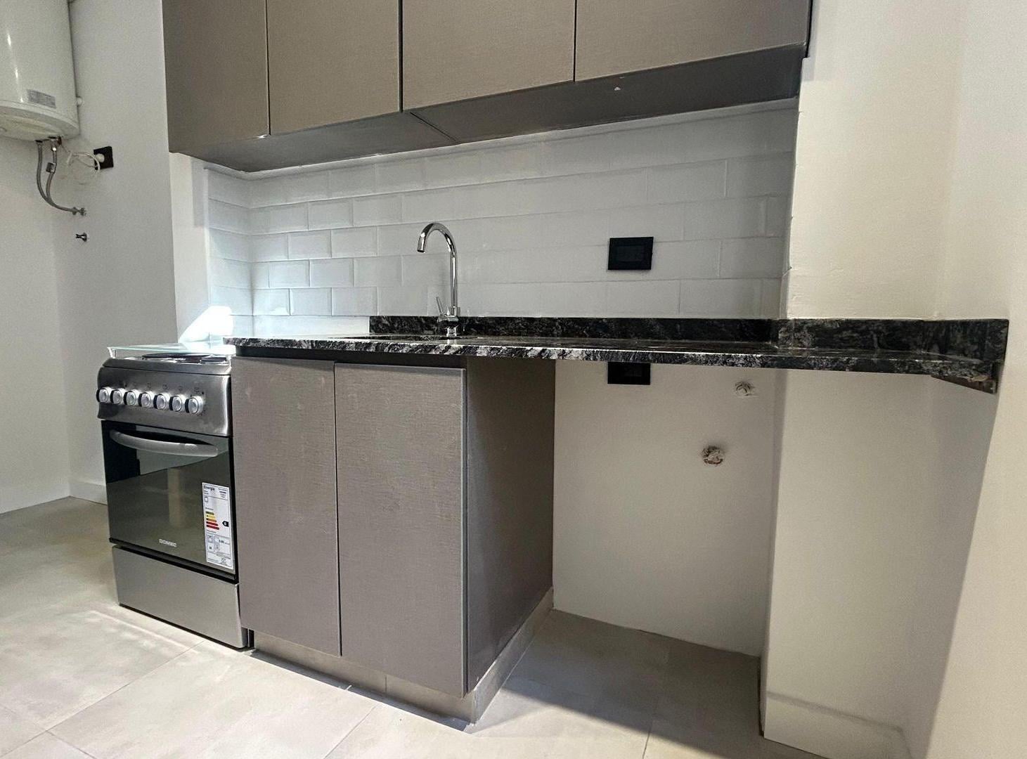 Foto de VENTA PH 2 AMBIENTES A NUEVO -ALMAGRO- APTO CRED, imagen 1