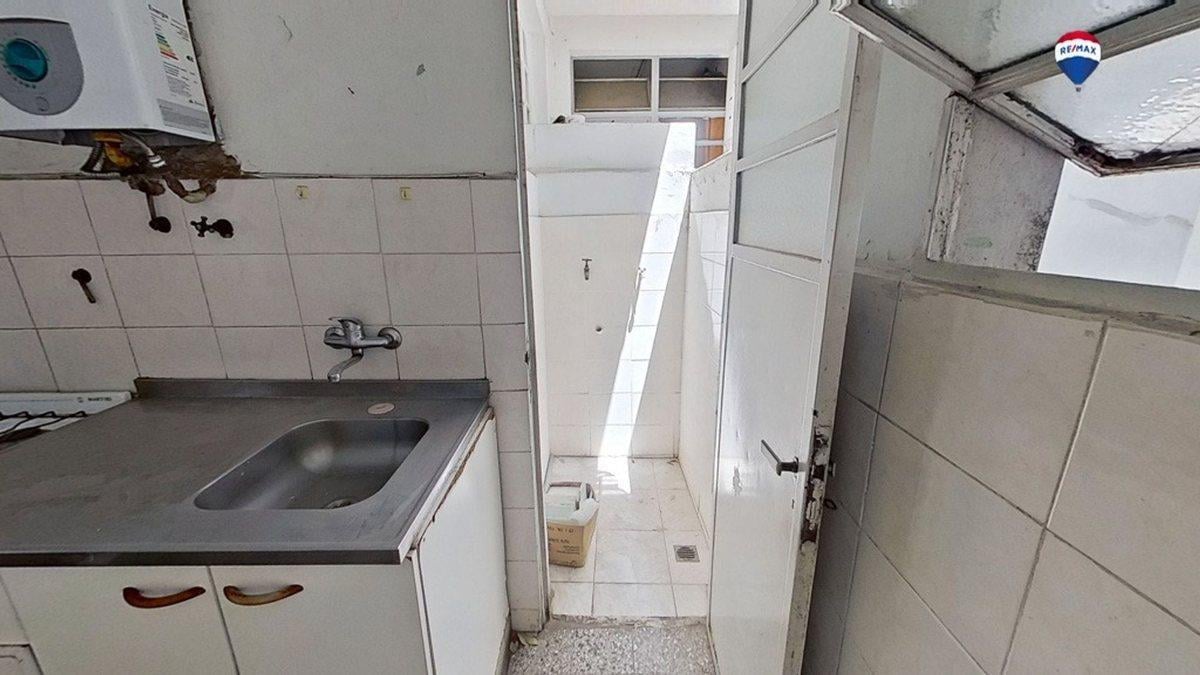 Foto de VENTA PH 2 AMBIENTES 1 PISO POR ESCALERA ALMAGRO, imagen 5