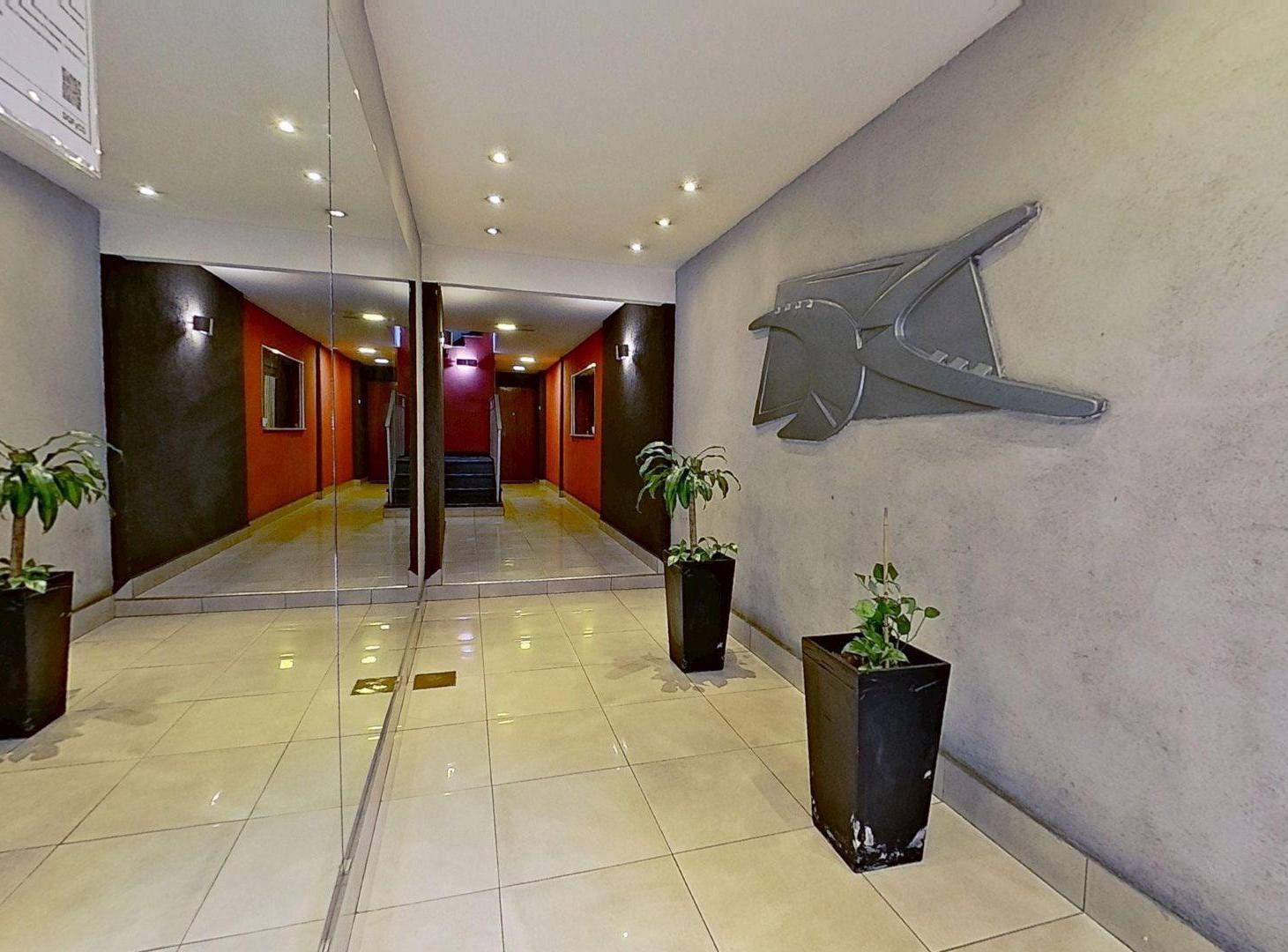 Foto de Departamento 4 ambientes con dependencia de serv, imagen 2