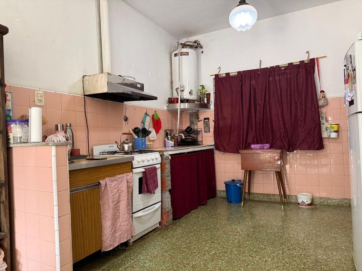 Foto de VENTA MORÓN 6 AMB CASA MULTIFAMILIAR COCHERA, imagen 1