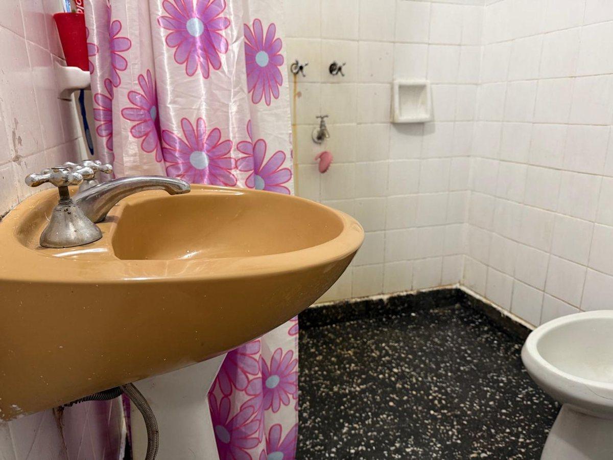 Foto de VENTA MORÓN 6 AMB CASA MULTIFAMILIAR COCHERA, imagen 4