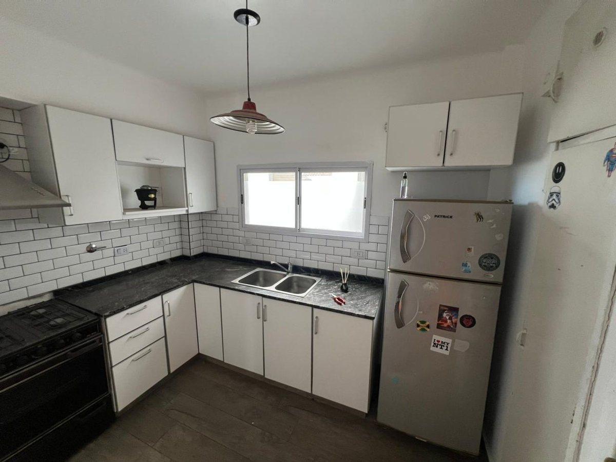 Foto de DEPTO SEMIPISO 3 1/2 AV. H. YRIGOYEN 3500, imagen 4