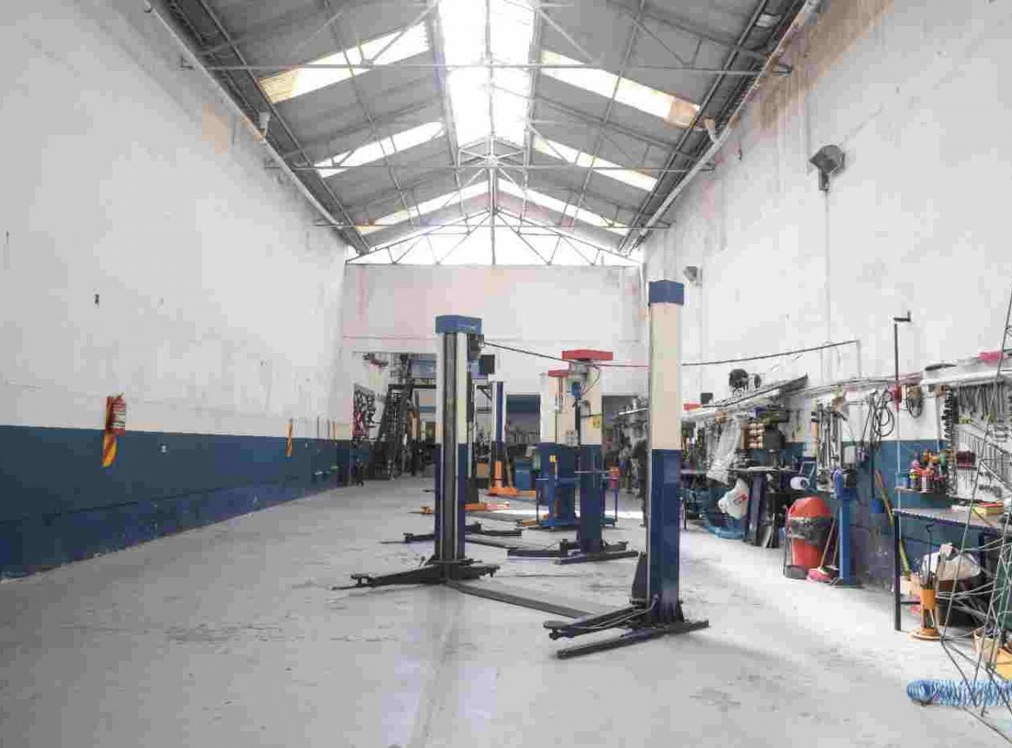 Foto de VENTA Galpón/Taller Mecánico y Oficinas en ALMAGRO, imagen 5