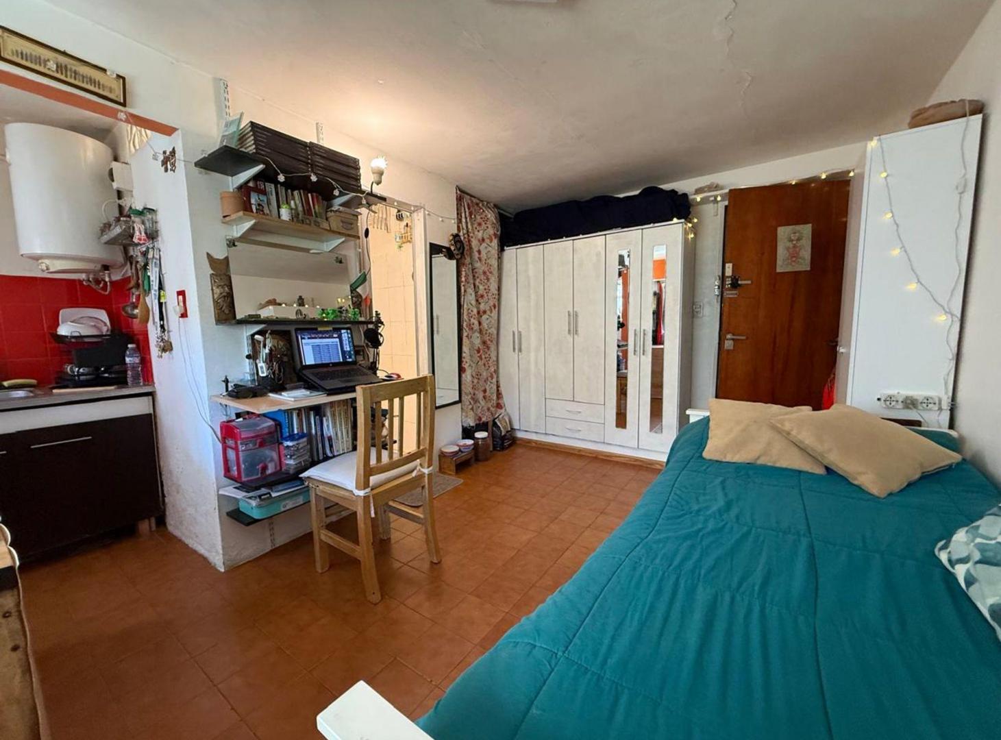 Foto de VENTA MONOAMBIENTE ALMAGRO FRENTE 1 PISO ESCALERA, imagen 1