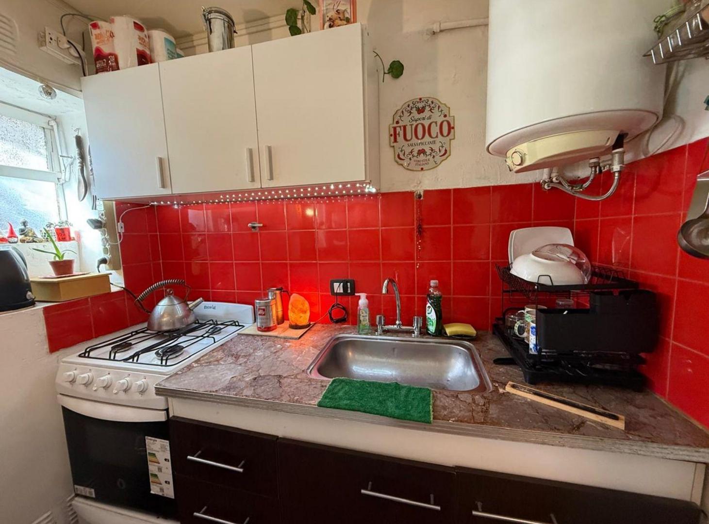 Foto de VENTA MONOAMBIENTE ALMAGRO FRENTE 1 PISO ESCALERA, imagen 3