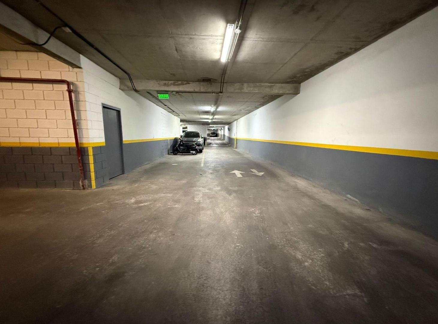 Foto de cochera venta almagro seguridad 24 hs categoria, imagen 1
