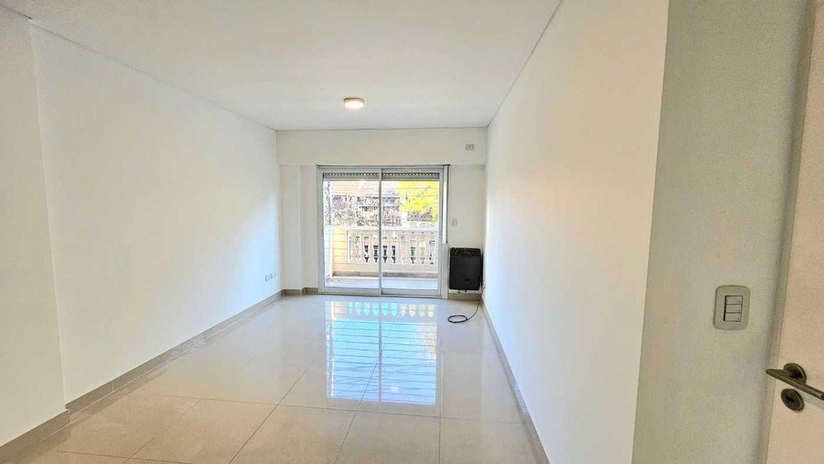 Foto de Alquiler 2 AMBIENTES VILLA CRESPO PATIO y COCHERA, imagen 3