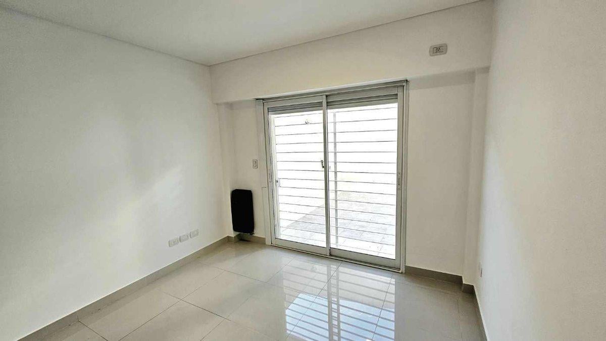 Foto de Alquiler 2 AMBIENTES VILLA CRESPO PATIO y COCHERA, imagen 1