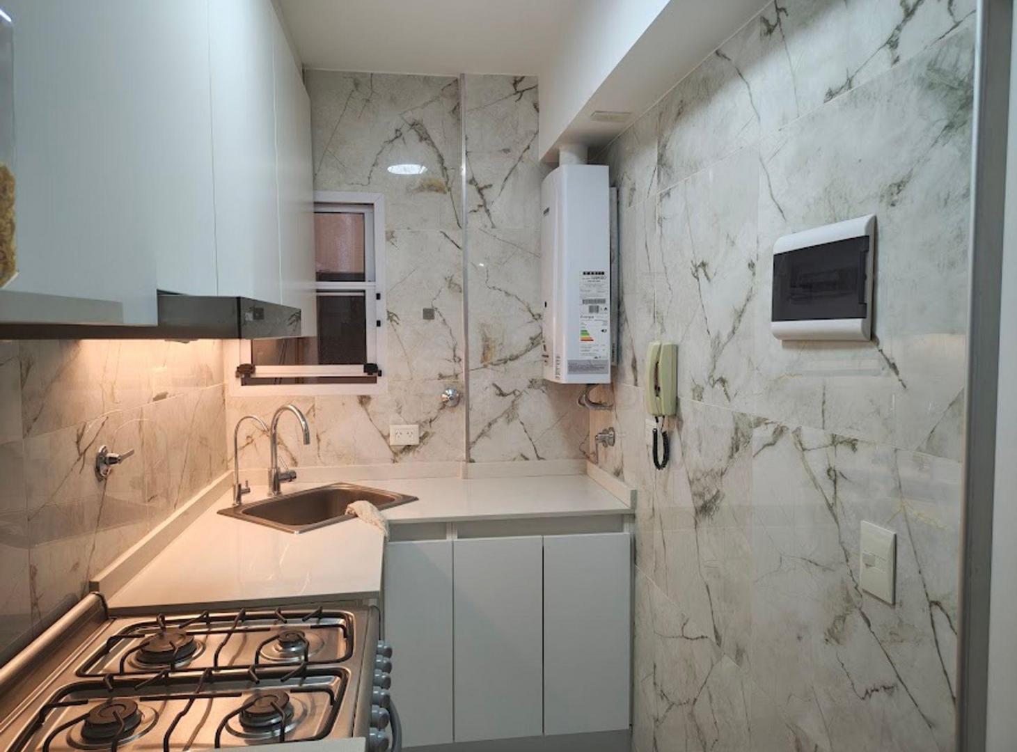 Foto de VENTA 3 AMBIENTES BELGRANO FRENTE BALCON HERMOSO, imagen 3