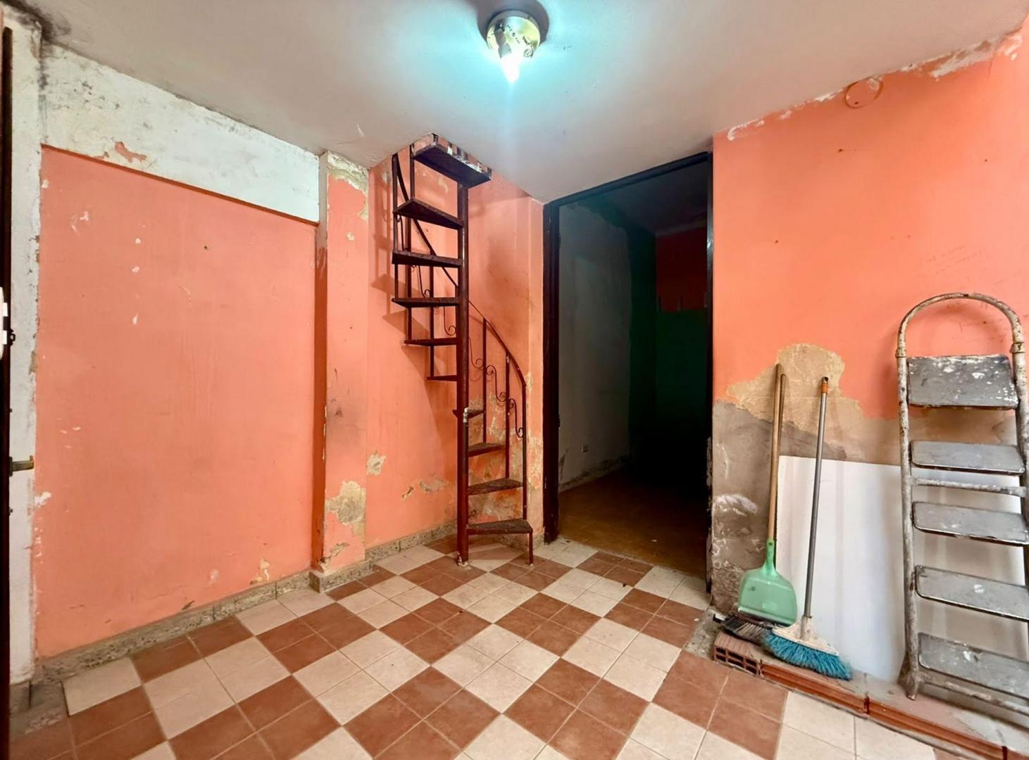 Foto de VENTA PH 3 AMB PARQUE CHACABUCO A RECICLAR TERRAZA, imagen 5