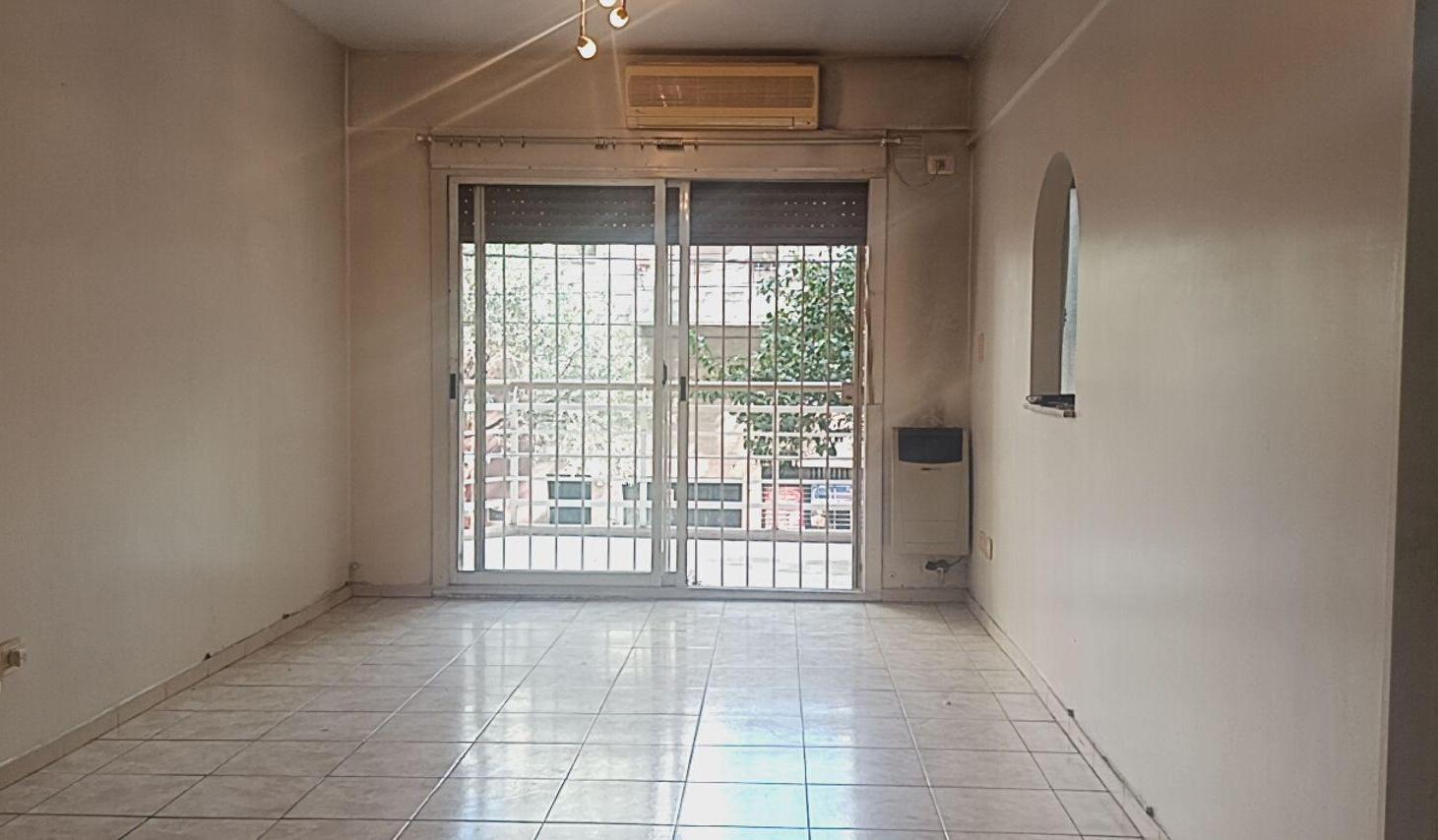 Foto de VENTA DEPTO 2 AMBIENTES EN ALMAGRO IMPECABLE, imagen 1
