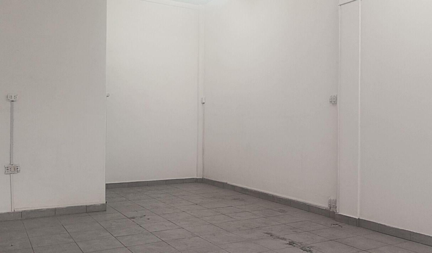 Foto de VENTA LOCAL EN CASTELAR CENTRO COMERCIAL PRINCIPAL, imagen 1