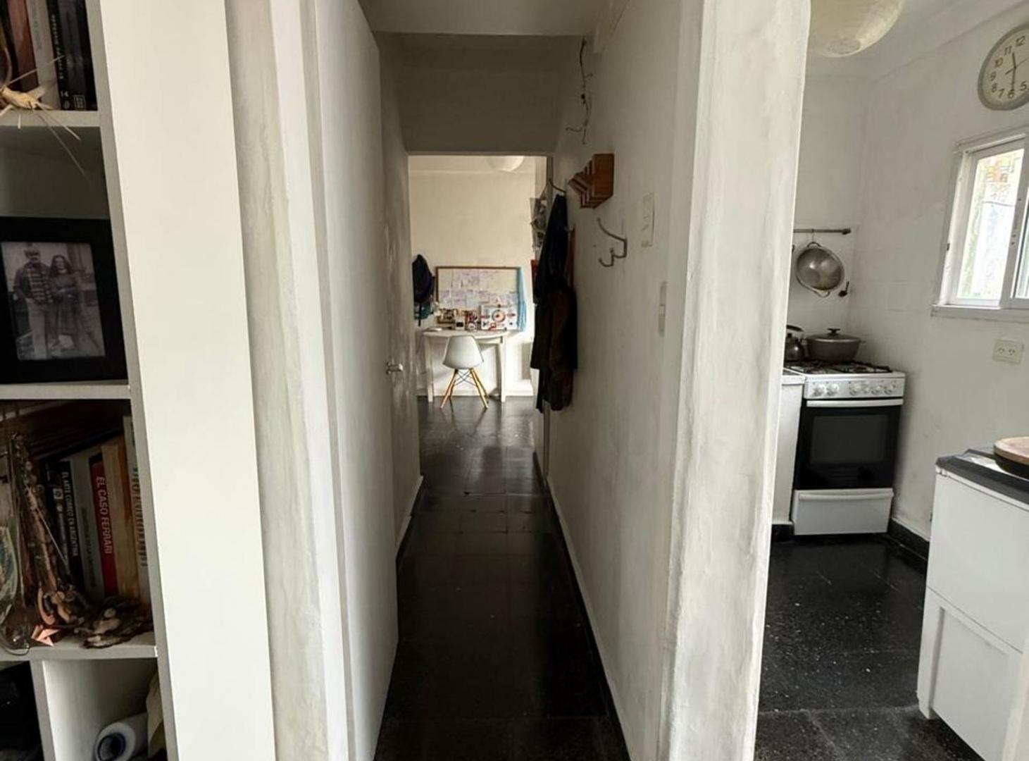 Foto de VENTA PH 2 AMBIENTES 1 PISO POR ESCALERA LUMINOSO, imagen 5