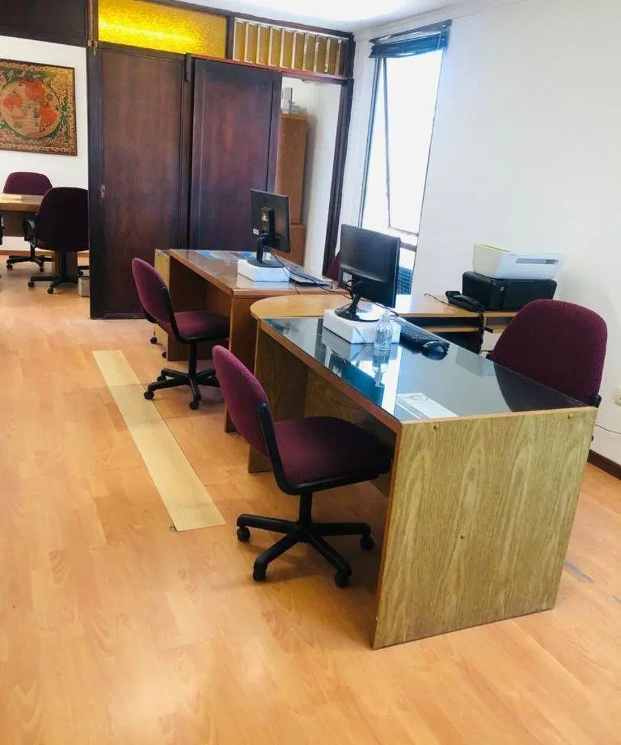 OFICINA COMERCIAL A CUADRAS DE TRIBUNALES 1 1