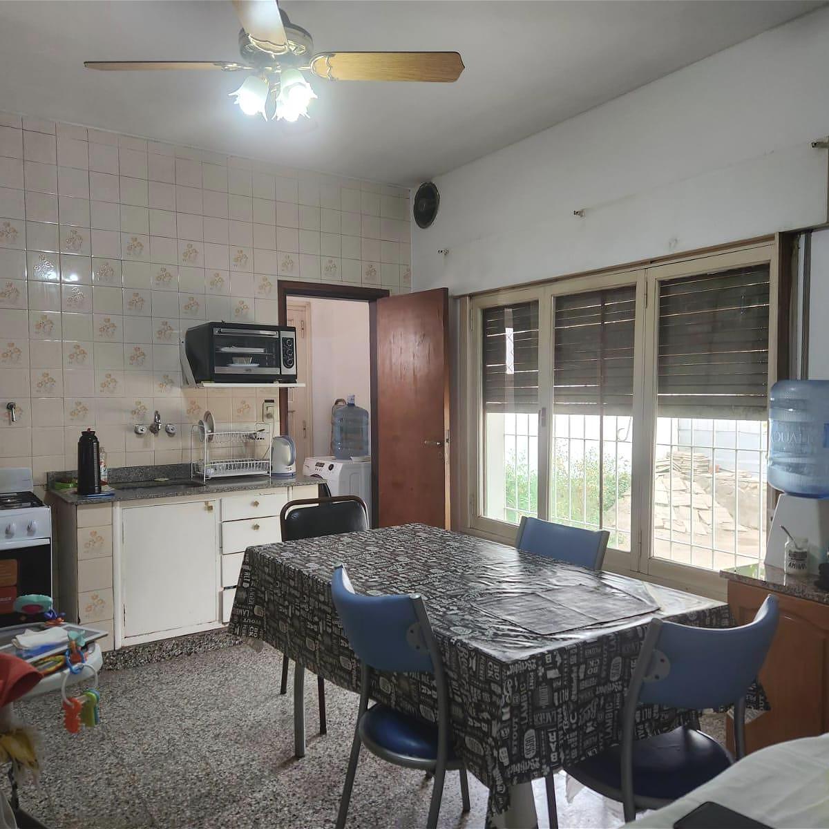 Venta Casa con Departamento en Cipolletti 2