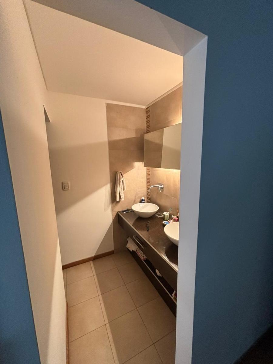 Casa en Venta 4 Dorm. 5