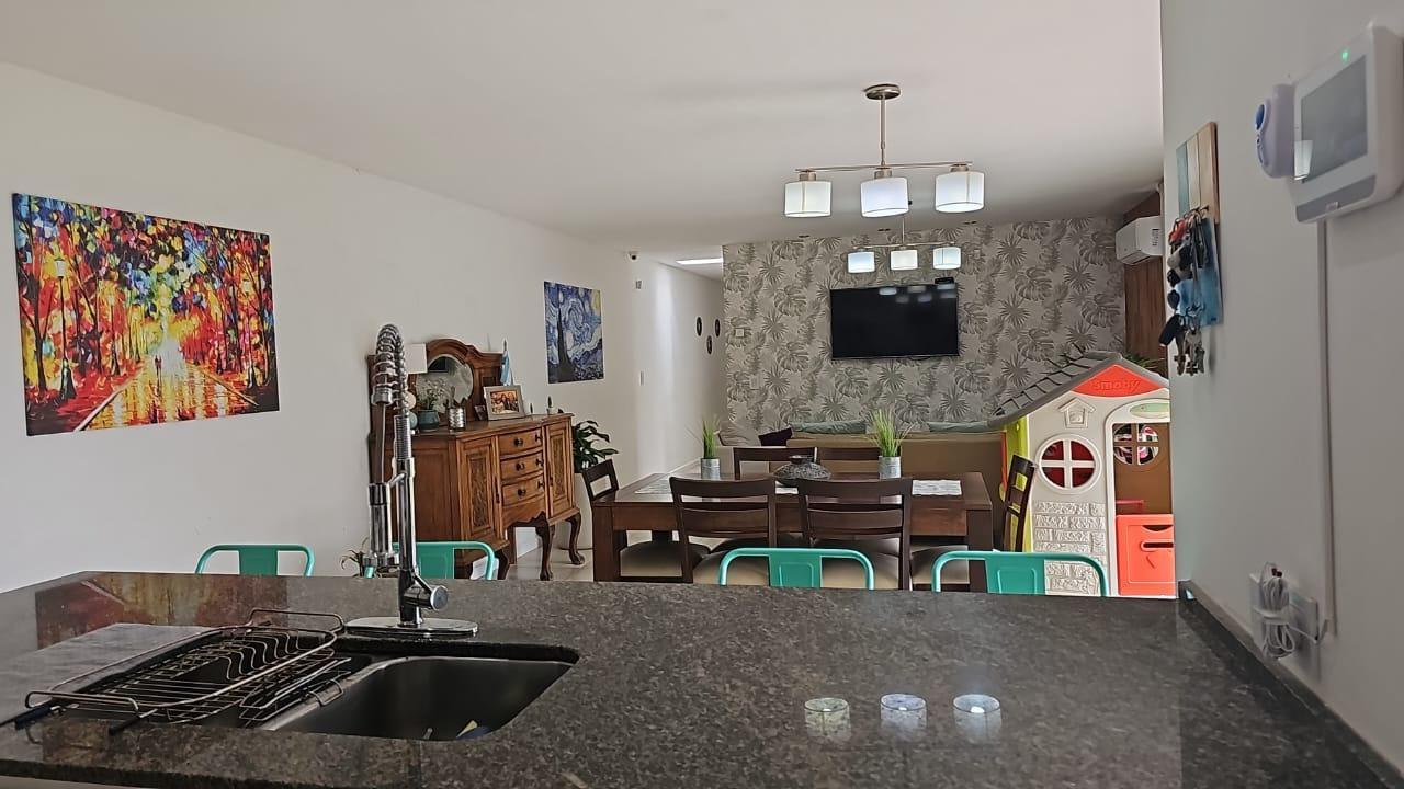 Foto de Casa 3 dormitorios Fernández Oro, imagen 2