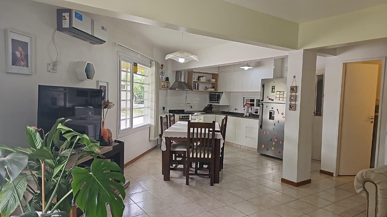 Foto de venta PH 3 dormitorios cochera barrio Mariano Moreno Neuquén, imagen 4