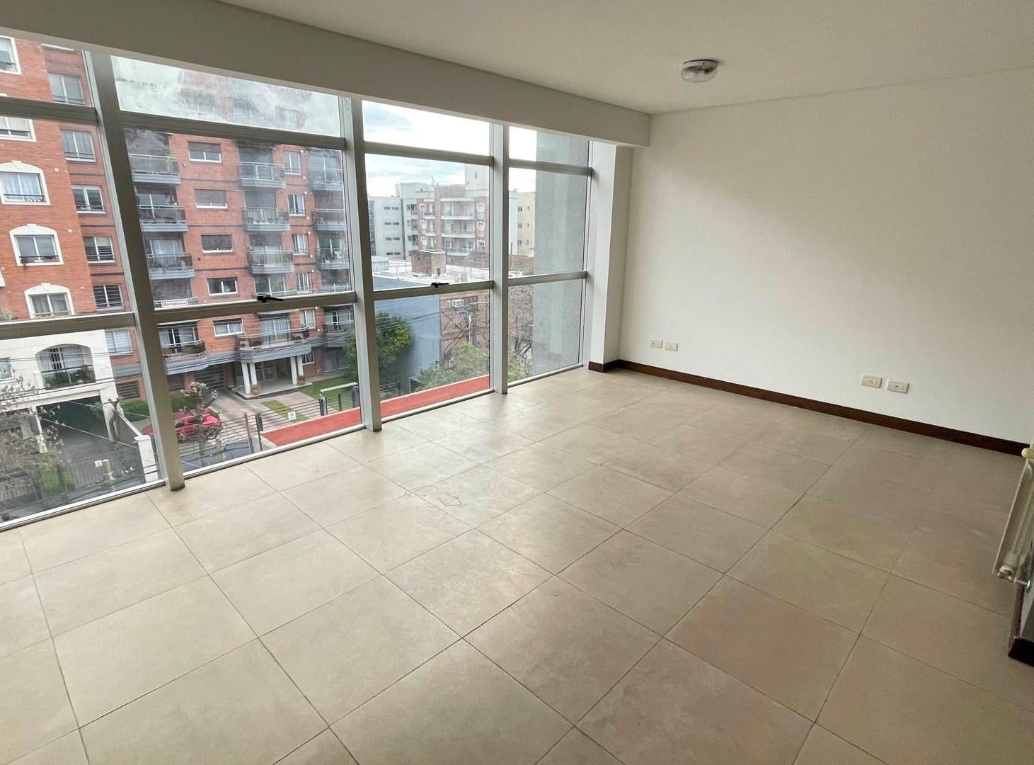 Foto de Departamento Monoambiente en Alquiler en Castelar, Morón, G.B.A. Zona, imagen 4