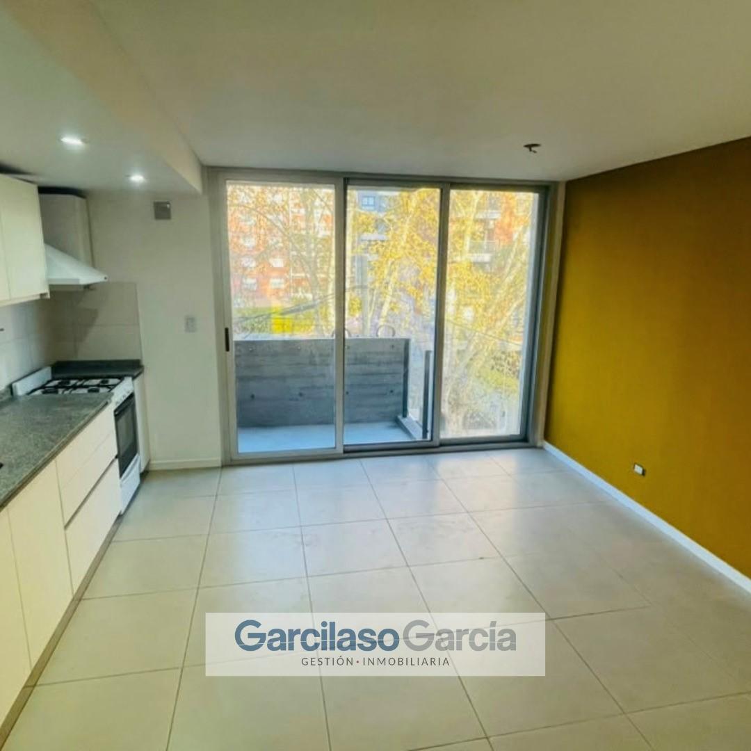 Foto de Departamento en Alquiler en Castelar, Morón, G.B.A. Zona Oeste, imagen 2