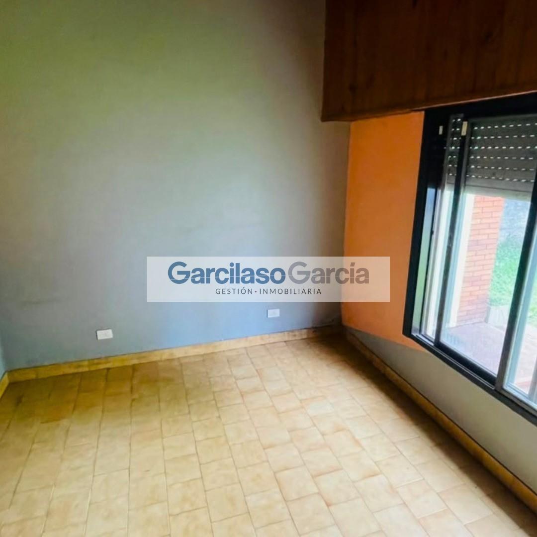 Foto de Casa Chalet en Alquiler en Castelar, Morón, G.B.A. Zona Oeste, imagen 3