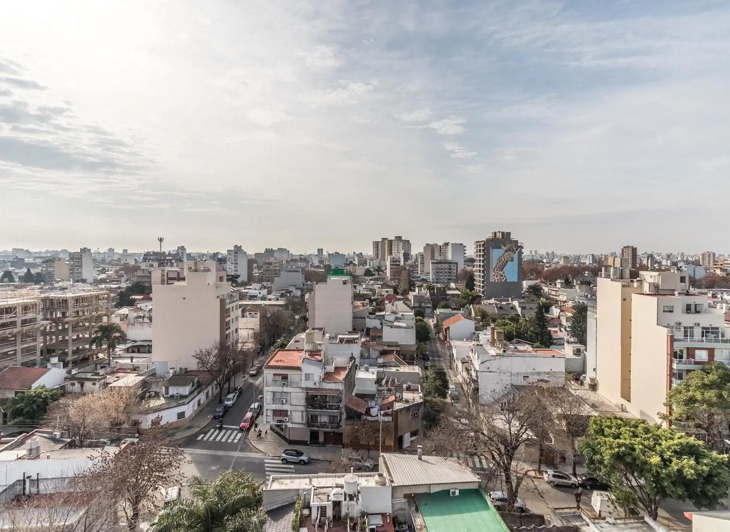 Departamento de 3 ambientes con cochera en alquiler monte castro 4