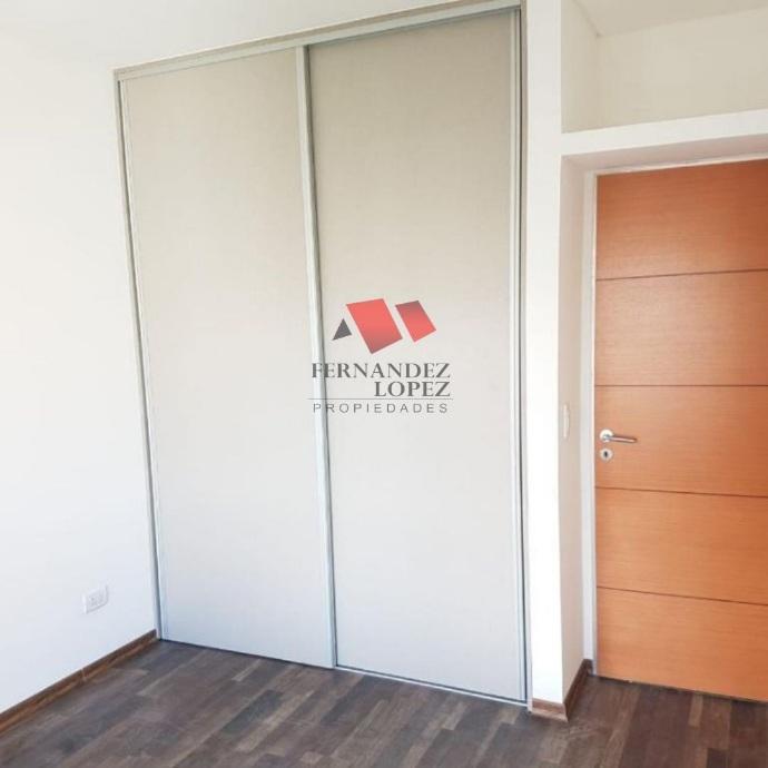 Excelente piso  de 4 ambientes con cochera