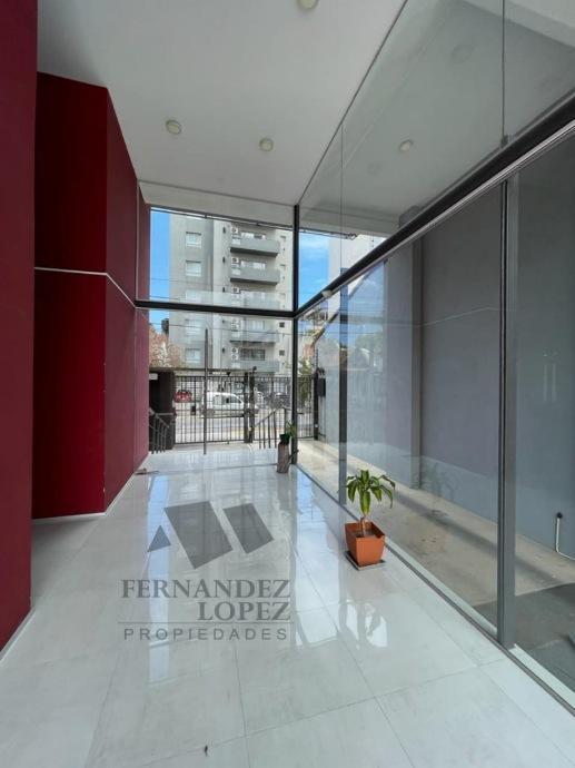 Oportunidad! Excelente Semipiso de Dos Ambientes con Cochera en El Edificio Bauhaus 4. 2