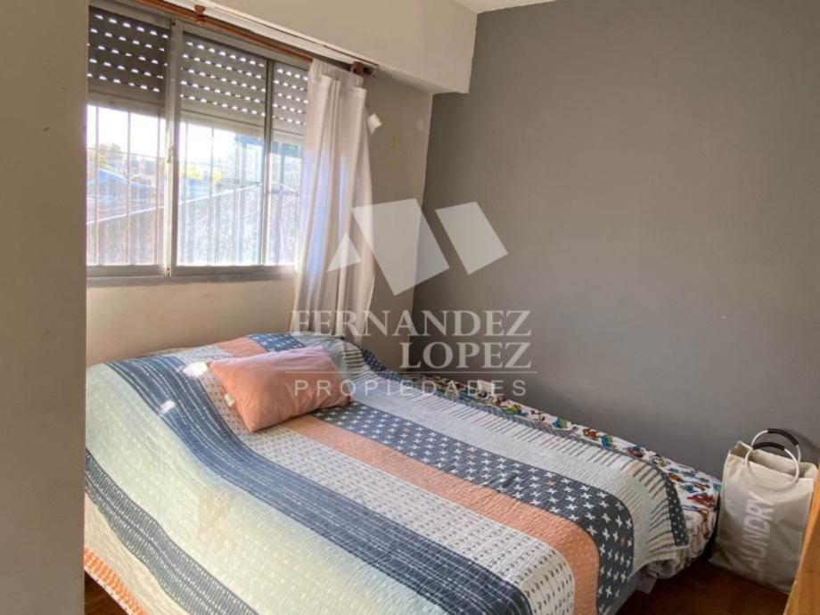 Oportunidad !!!! dpto 2 ambientes, 1º piso por escalera.