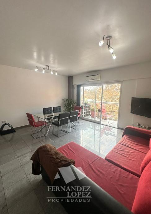 Moderno y Luminoso Piso de 3 Ambientes con Cochera Semicubierta 3