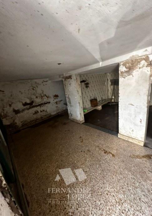 Casa antigua a reciclar sobre lote de 8,66 x 34 aprox.