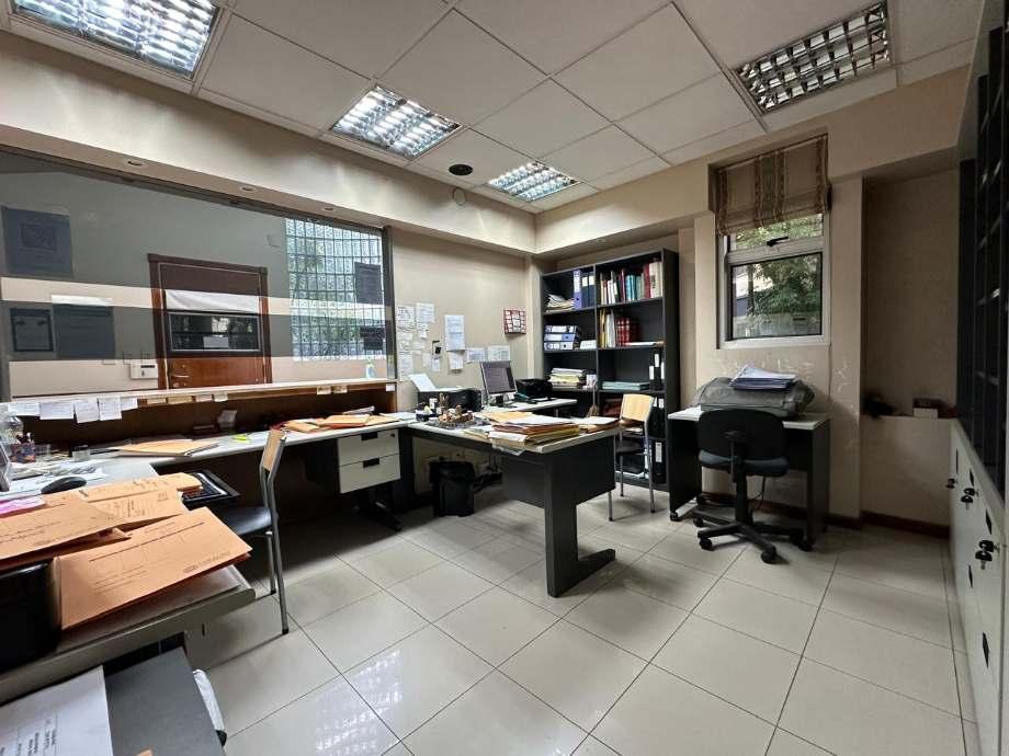 Importante Inmueble Uso Comercial Y/profesional 3