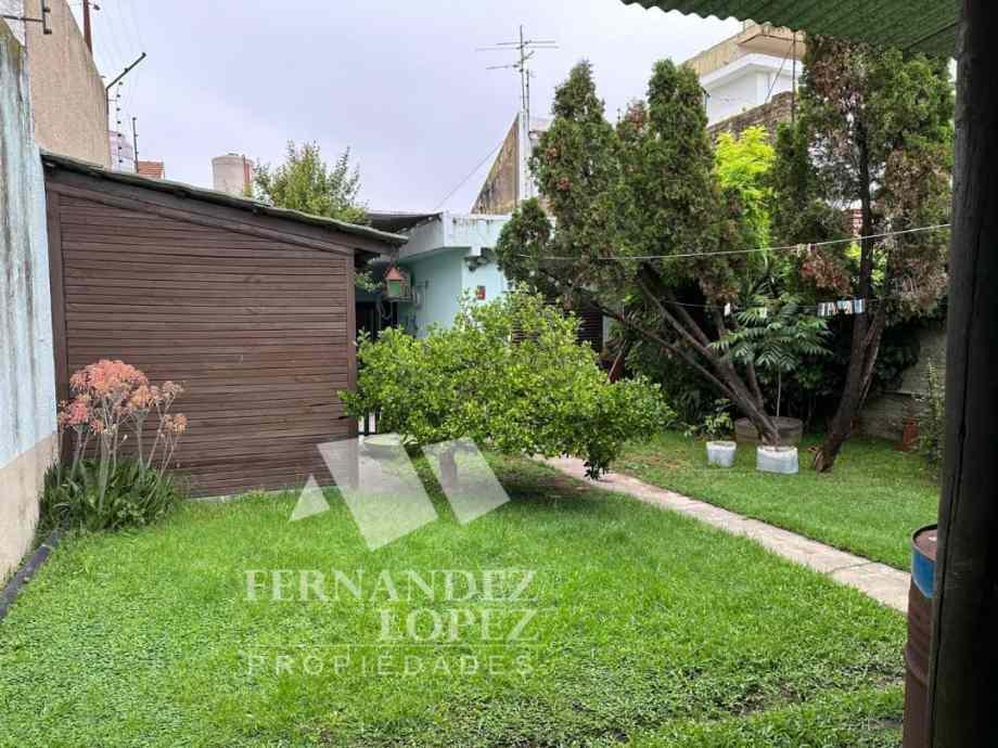 Casa de 5 ambientes en excelente ubicacion
