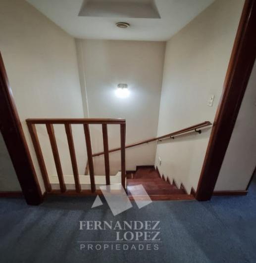 Excelente Triplex en Bernal Centro