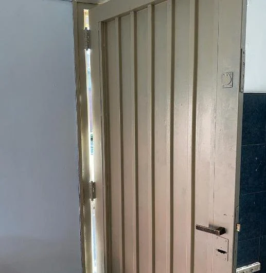 Foto de Local en esquina de 31 m2, con baño y vidriera, imagen 1