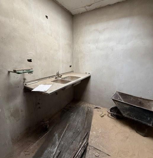 IMPORTANTE LOCAL COMERCIAL Y O PROFESIONAL de 198 m2 4