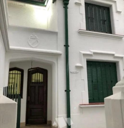 Chalet con local comercial/profesional en Quilmes 5