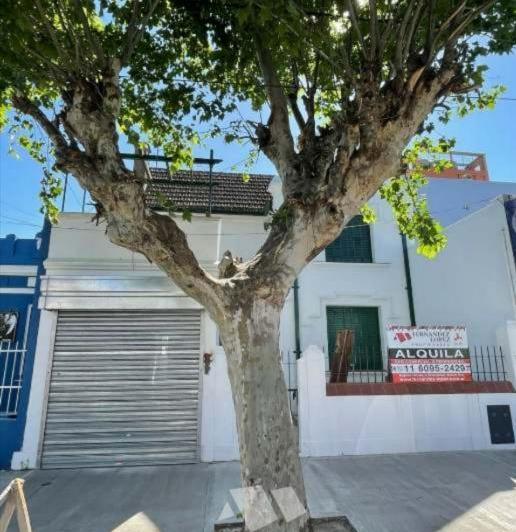 Chalet con local comercial/profesional en Quilmes 2